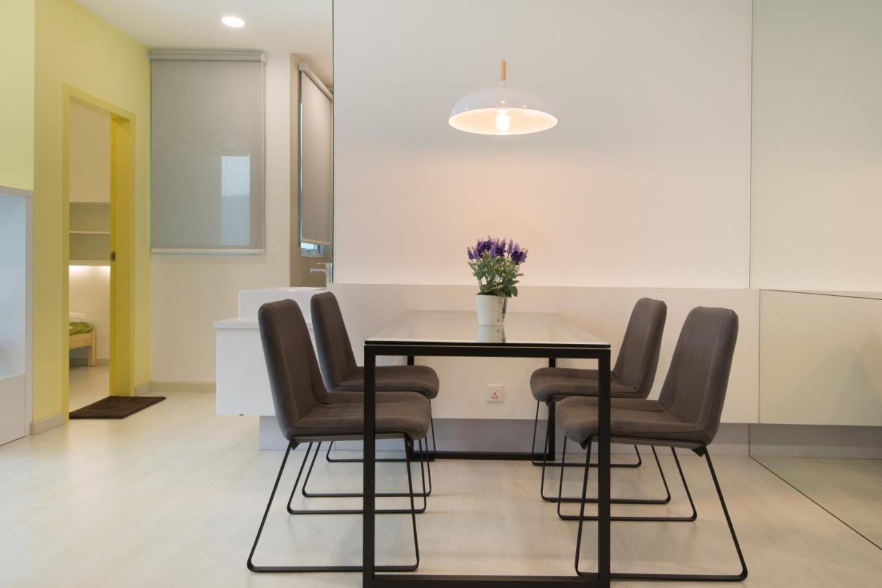 Apartment Straits Garden By The Helper