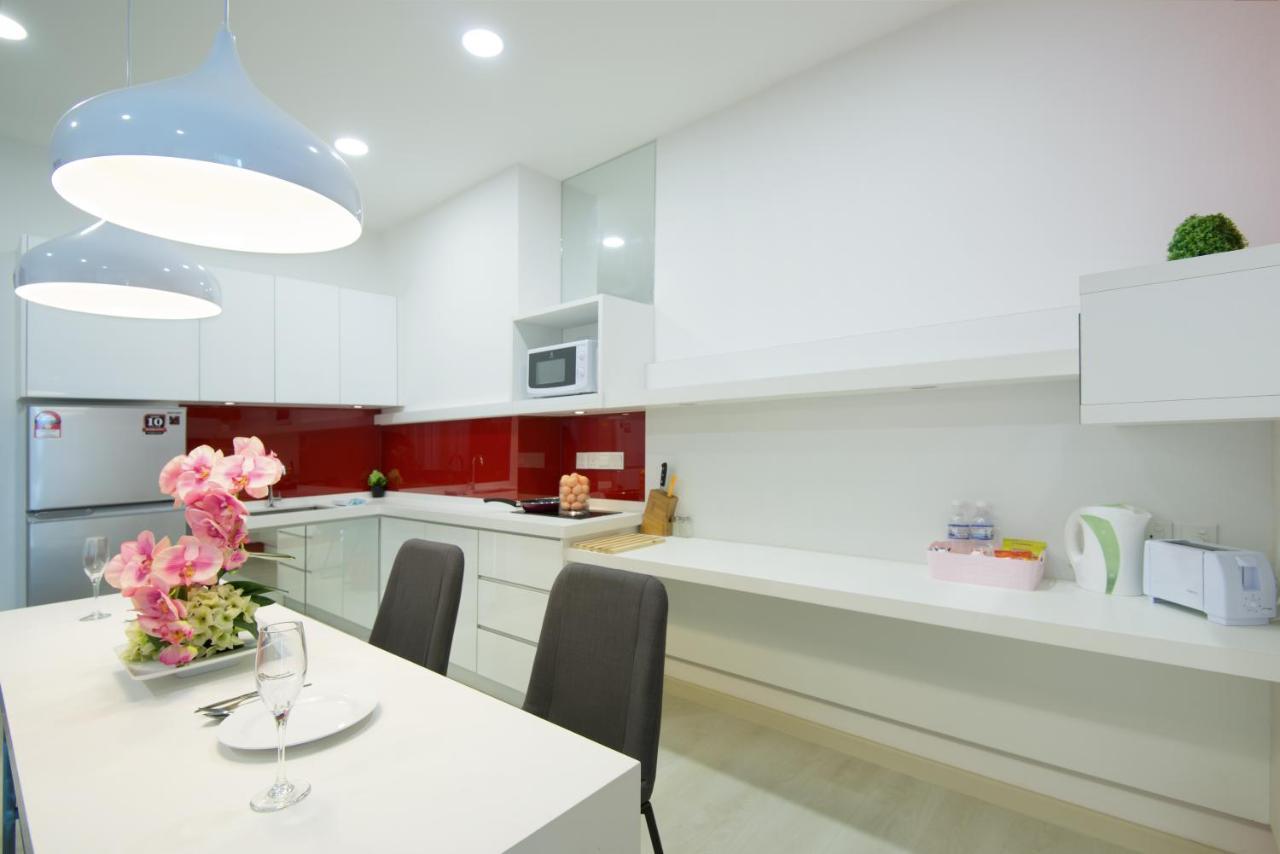 Straits Garden By The Helper Apartment
