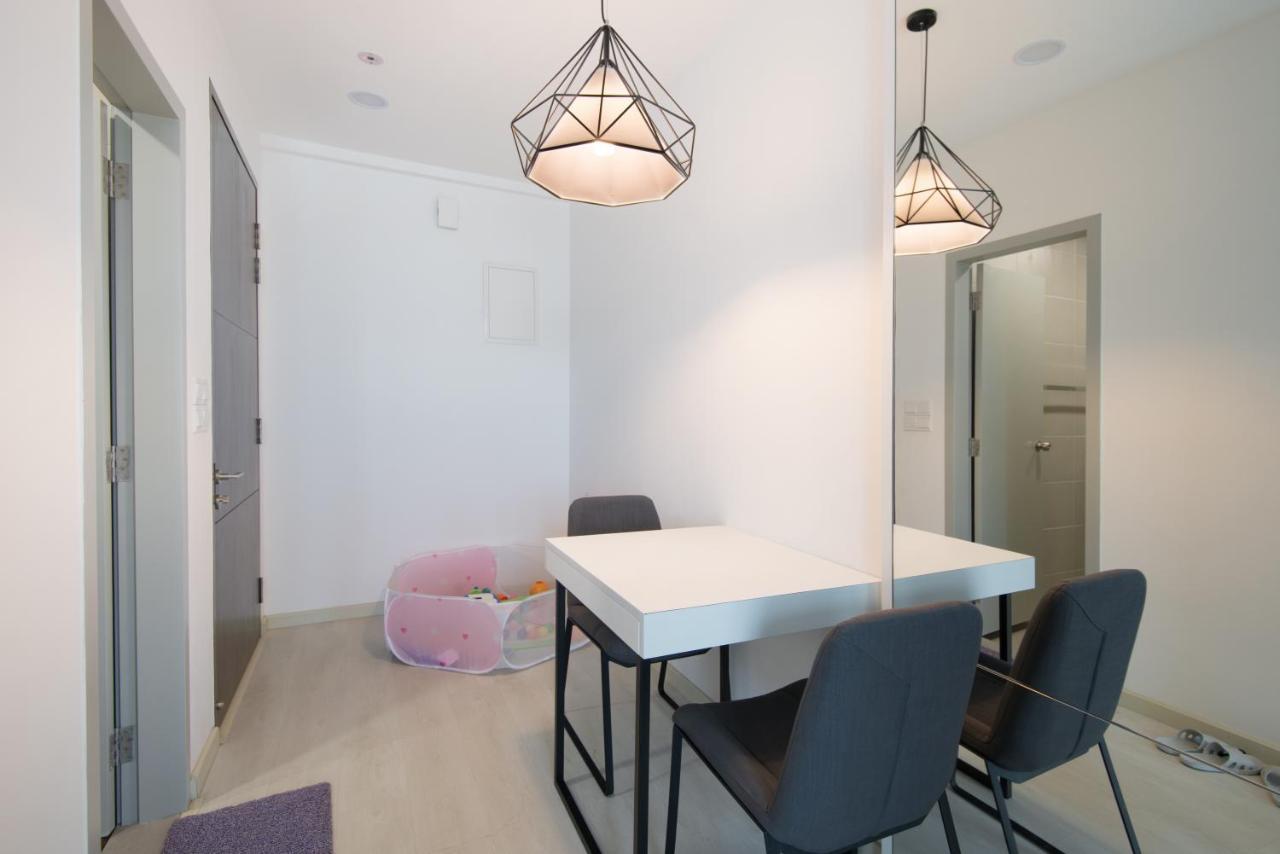 Straits Garden By The Helper Apartment